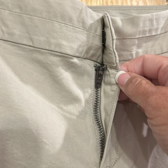 CALVIN KLEIN Chino Khaki Shorts - Picture 3 of 9